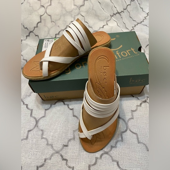 b.o.c. Women's White and Tan SandalsAlisha size 9 NWT - Picture 2 of 4